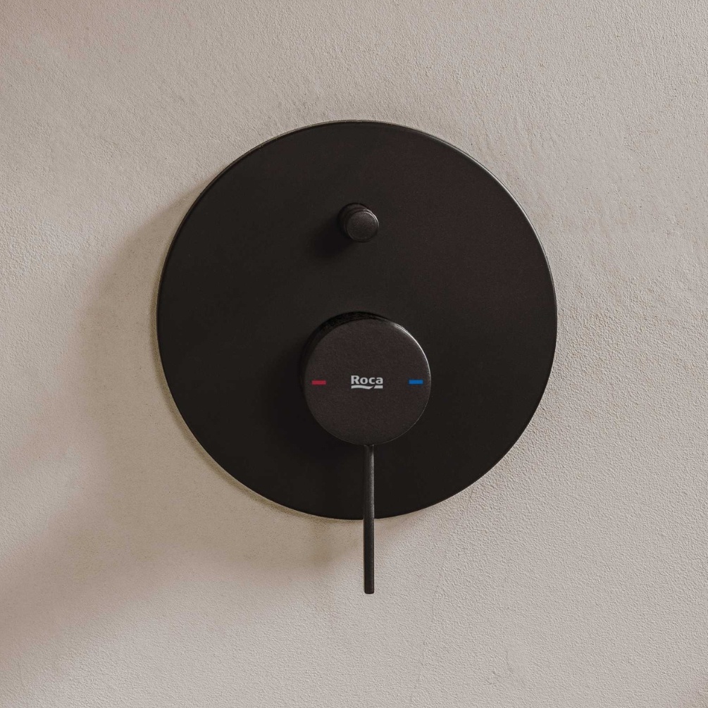 Lifestyle image of the Roca Ona Matt Black Dual Outlet Bath Shower Valve